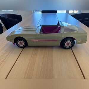 Vintage 1983! Convertible Corvette for Barbie by Mattel! (M)